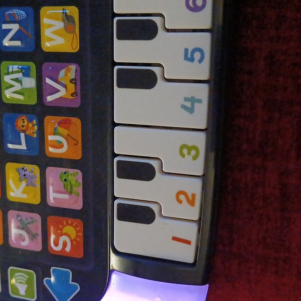 VTech Little Apps Light-Up Tablet - Picture 8 of 8